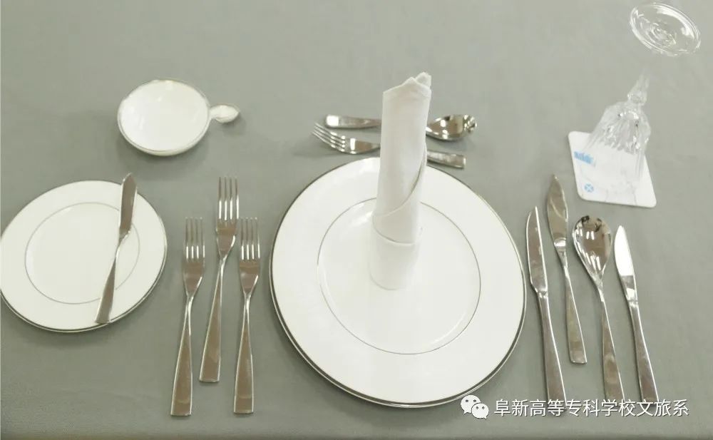 1642871805175870.jpg 技能大赛显身手 不负韶华展风采 (16).jpg